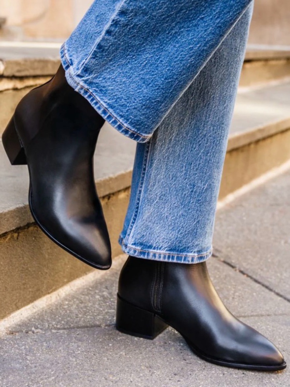 Aquatalia Fuoco Black Weatherproof Calf Leather Stacked Heel Booties size 9